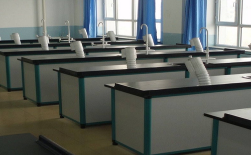 化學實驗臺-01.jpg 化學實驗臺-01.jpg